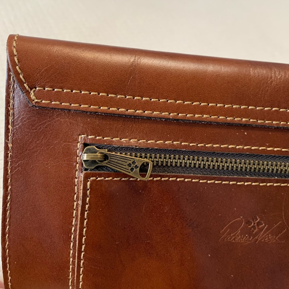 NWT Patricia Nash ‘Venezia Signature World Map’ leather clutch - Picture 12 of 16